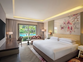 Deluxe Room, Pool Access