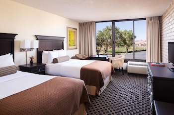 Room, 2 Queen Beds (Standard View)