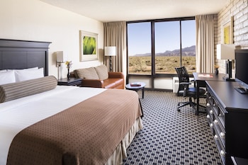 Room, 1 King Bed (Standard View)