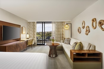 Room, 1 King Bed, Mountain View (Golf)
