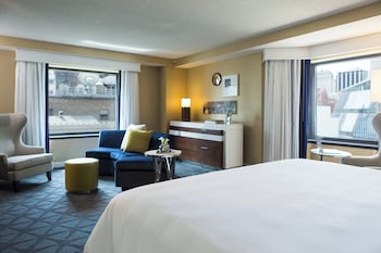 Junior Suite, 1 King Bed, City View