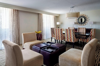Suite, 1 King Bed, Non Smoking