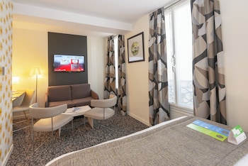 Premium Room, 1 Queen Bed with Sofa bed