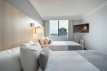 Premium Suite, 2 Twin Beds, Kitchen, Corner