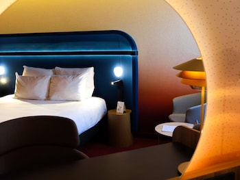 Standard Room, 1 Queen Bed