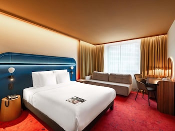 Classic Room, 1 Queen Bed with Sofa bed (Plus)