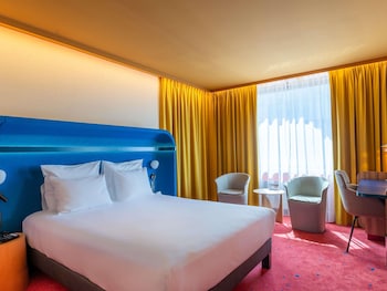 Standard Room, 1 Queen Bed
