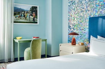 Room, 1 King Bed, Corner