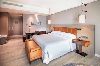 Club Room, 1 King Bed