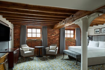 Superior Room, 1 King Bed