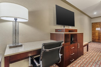 Standard Room, 1 King Bed, Accessible, Bathtub