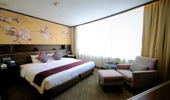 Pacific Executive  Room