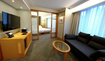 Grand Studio - King Bed