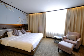 Pacific Executive  Room