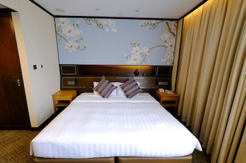 Pacific Executive  Room