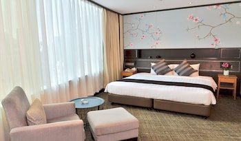 Pacific Executive  Room