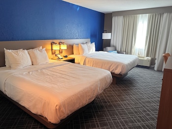 Standard Room, 2 Queen Beds, Non Smoking