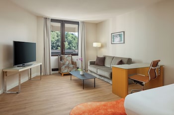 Deluxe Room, 1 King Bed