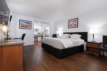Standard Room, 1 King Bed, Ground Floor