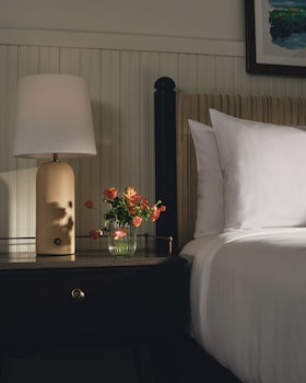 Deluxe Room, 2 Queen Beds (Newport)