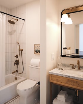 Suite (Belcourt 2 Level)