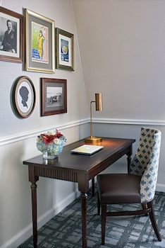 Junior Suite, Mobility Accessible (Rosecliff)