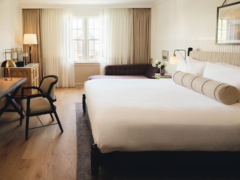 Deluxe Room, 1 King Bed (Newport)