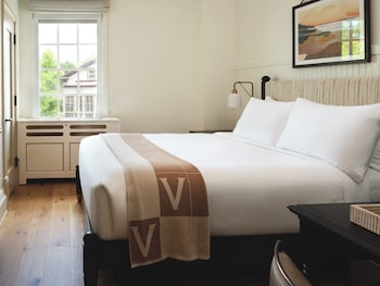 Standard Room, 1 Queen Bed (Bellevue)