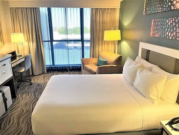 Room, 1 Queen Bed, Non Smoking (Step-In Shower)