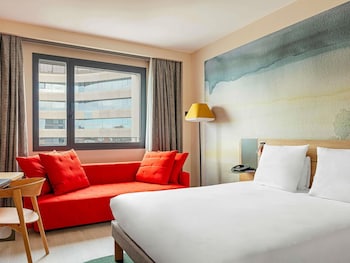 Executive Room, 1 Queen Bed with Sofa bed