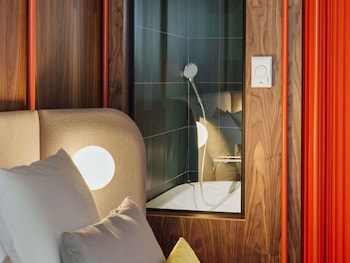 Executive Room, 1 King Bed