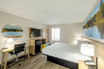1 King Bed, Non-Smoking