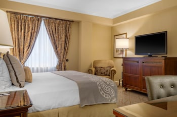 Premier Room, 1 King Bed, Jetted Tub