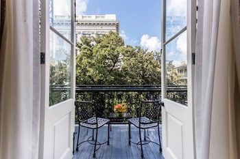 Suite, 1 King Bed, Balcony