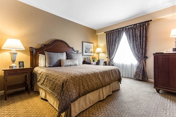 Premier Room, 1 King Bed, Accessible