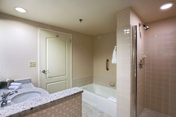 Suite, 1 Bedroom (Two Queen Beds)