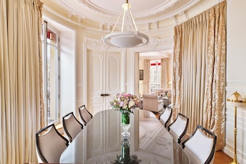 Signature Suite (George V)