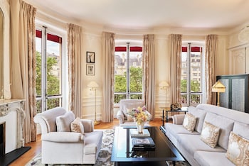 Signature Suite (Champs Elysées)
