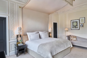 Signature Suite (Arc de Triomphe)