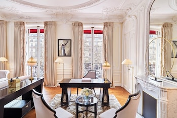 Signature Suite (George V)