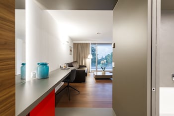 Deluxe Room, Lake View, SPA access included