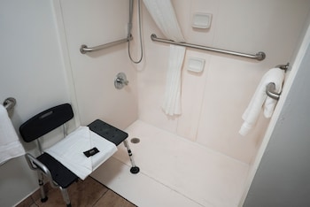 Room, 2 Queen Beds, Mobility Accessible, Non Smoking (Mobility, Roll-in Shower)