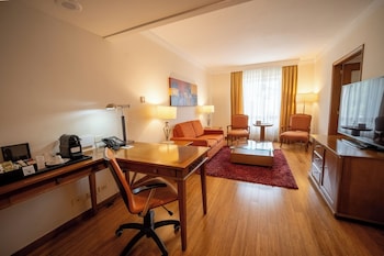 Junior Suite, 1 Queen Bed