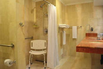 Classic Room, 1 King Bed, Accessible