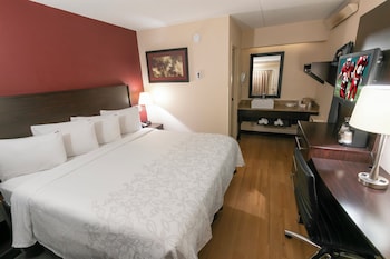 Standard Suite, 1 King Bed (Smoke Free)