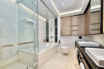 Tower Cityview Suite