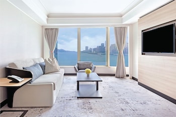 Deluxe Harbourview Suite