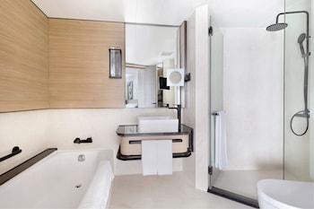 Deluxe Harbourview Room