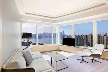 Tower Premium Harbourview Suite