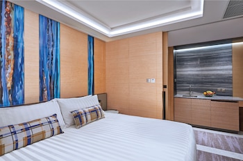 Tower Harbourview Suite